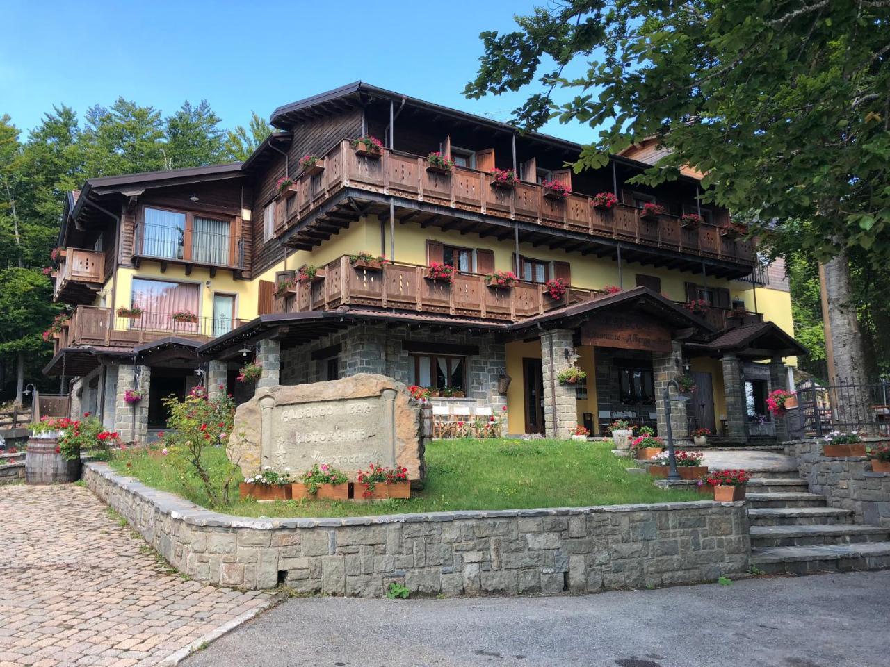 Albergo Bertocchi Collagna Экстерьер фото
